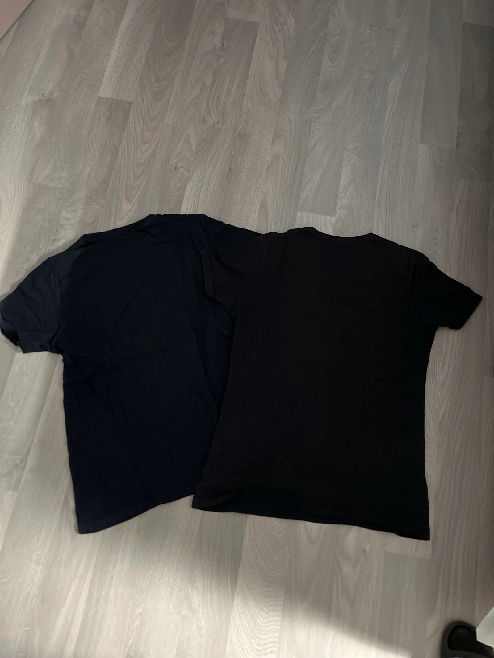 Lote de dois. T-shirts. – photo 4